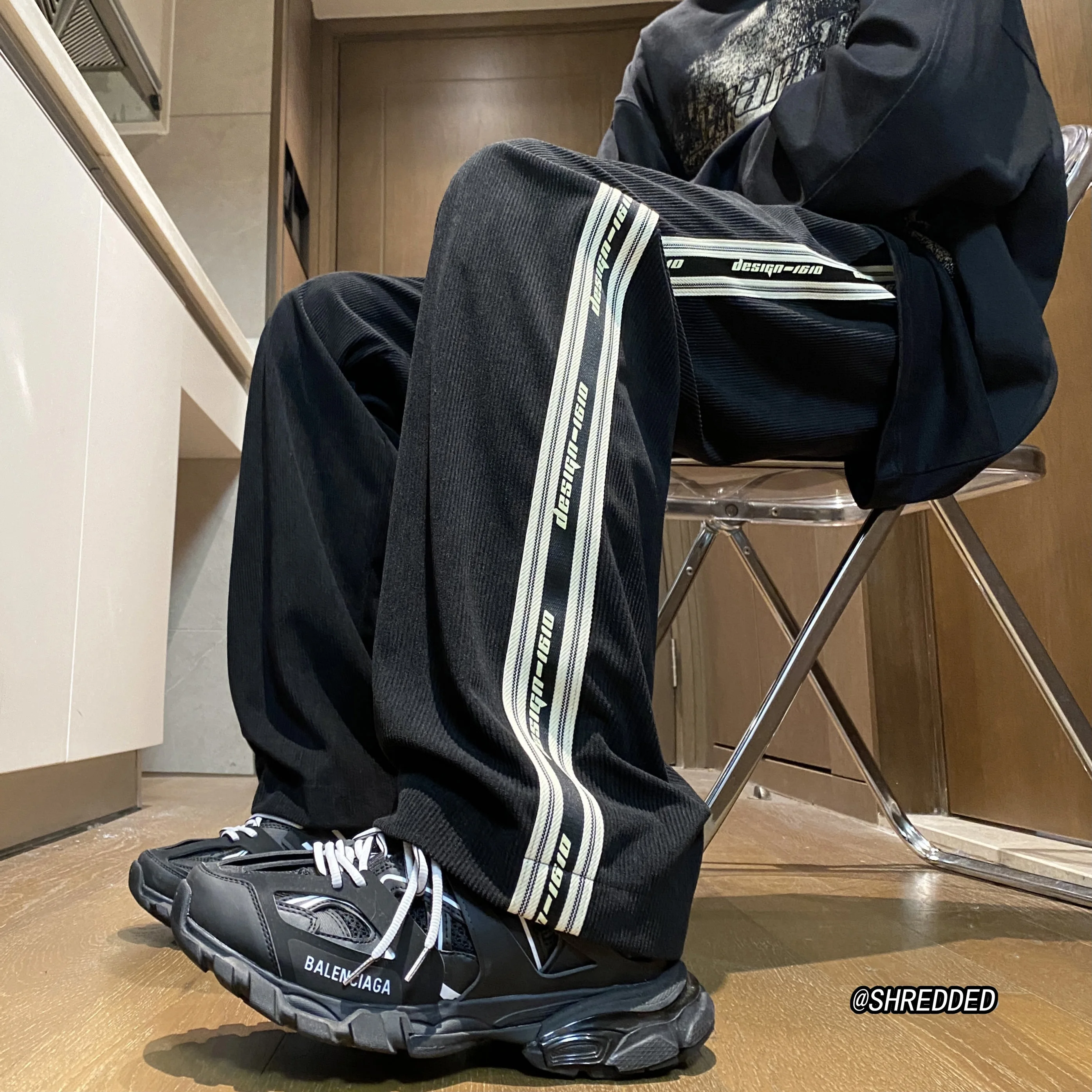 

Мужские вельветовые брюки свободного кроя с широкими штанинами, с боковыми полосками, спортивные, повседневные, молодежные, модные, весна-осень