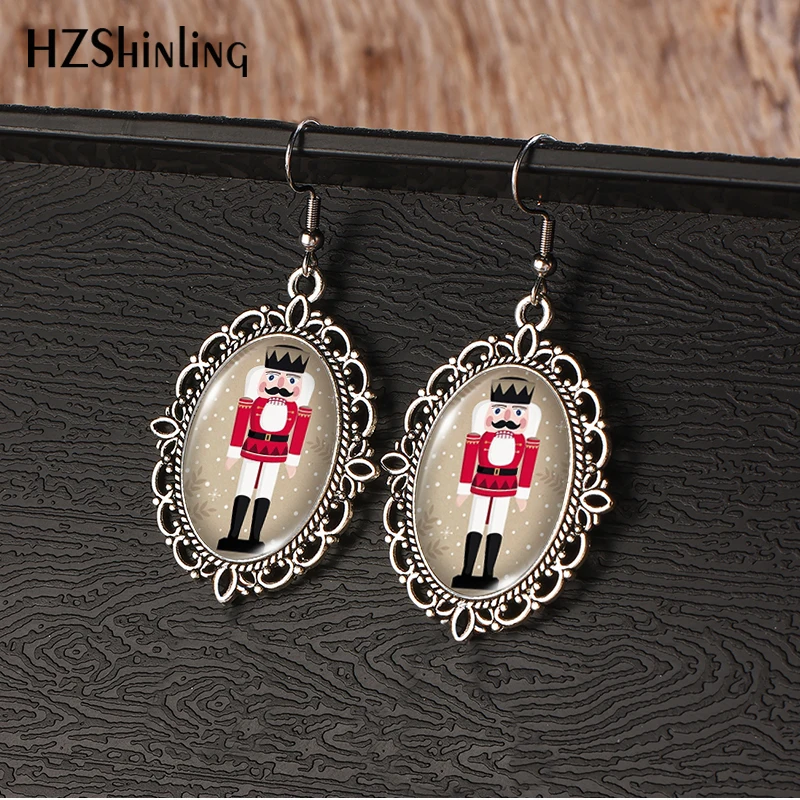 2024 New Christmas Nutcrackers Vintage Dangle Earring Fish Hook Earrings Oval Glass Dome Jewelry Gift Girls