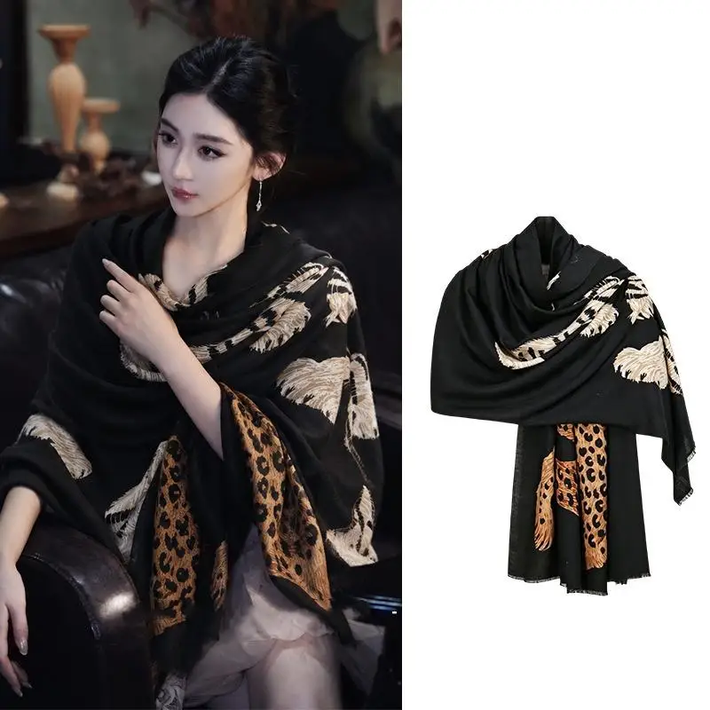 Flauschiger, warmer Schal für Damen, modisches Design mit Tiger- und Leopardenmuster, farbecht, ideal als Alltagsaccessoire oder als Geschenk zum Valentinstag für Mädchen. – Detail 6