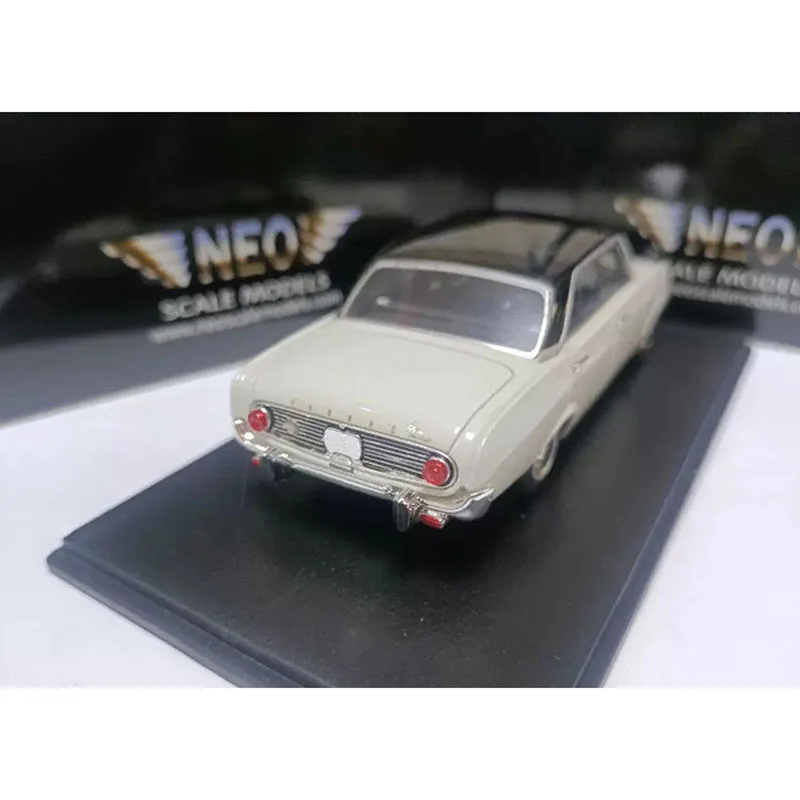 1：43 Scale Ford Taunus 17M P3 1964 Resin Car Model