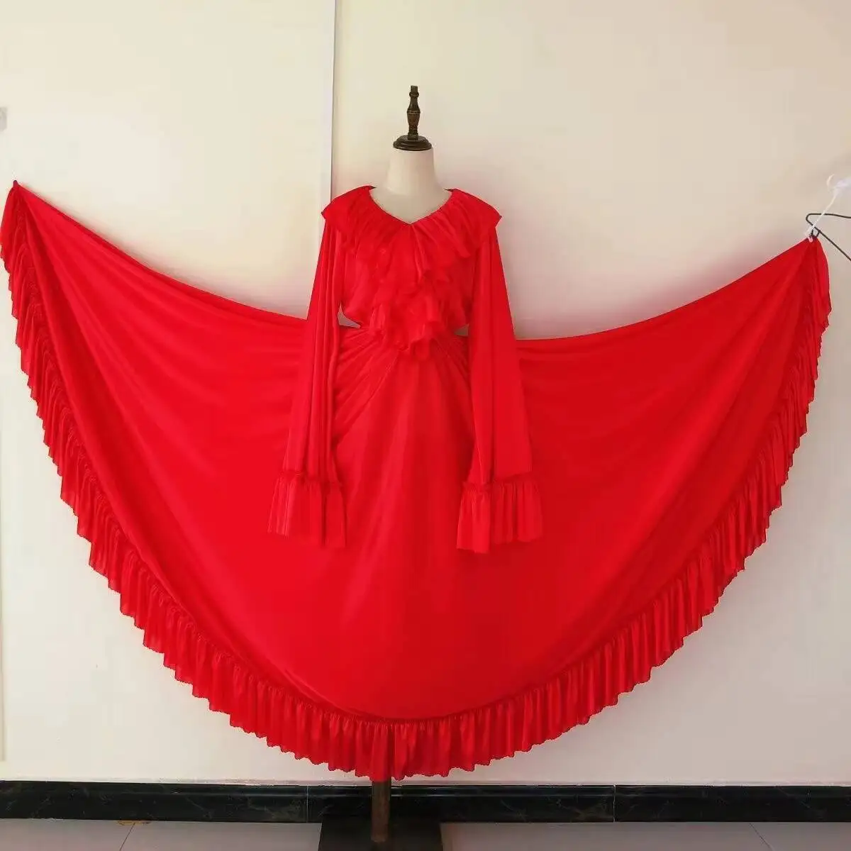 

Glossy Ruffles Women Satin Long Dress Loose Pajamas Maxi Dress Pullover Elegant Dresses Sleeping Wear