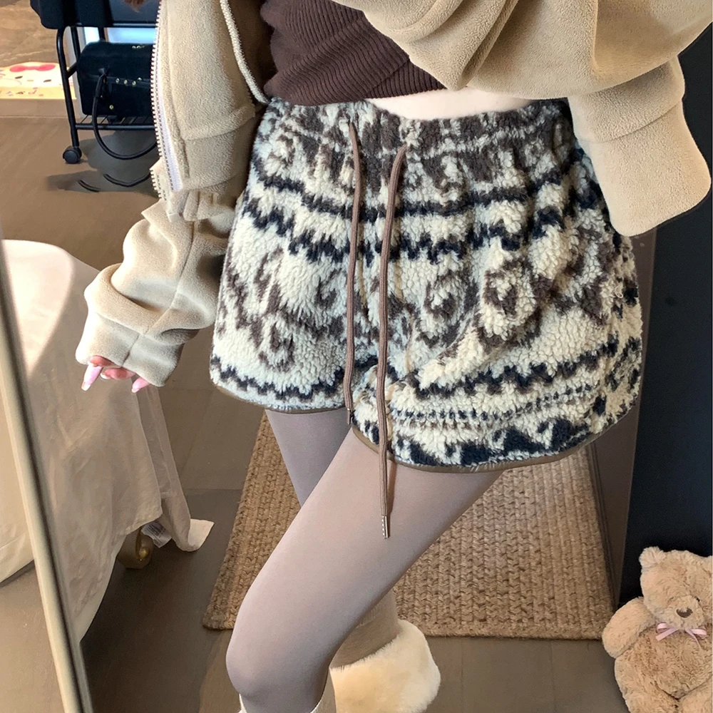 Loose caramel lamb wool drawstring casual pants women's autumn and winter high-waisted thickened wide-leg pants shorts