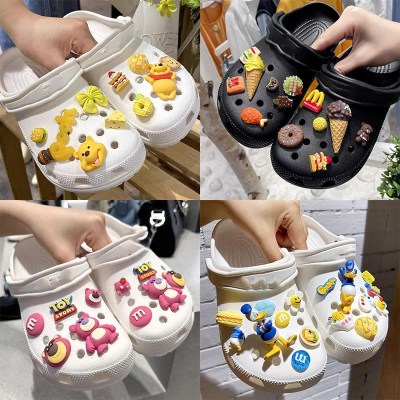 12pcs/set New Disney Shoesflower Donald Duck Cartoon Kawaii Hole Shoes Accessories Buckle Set Diy Decoration Removable Girl gif
