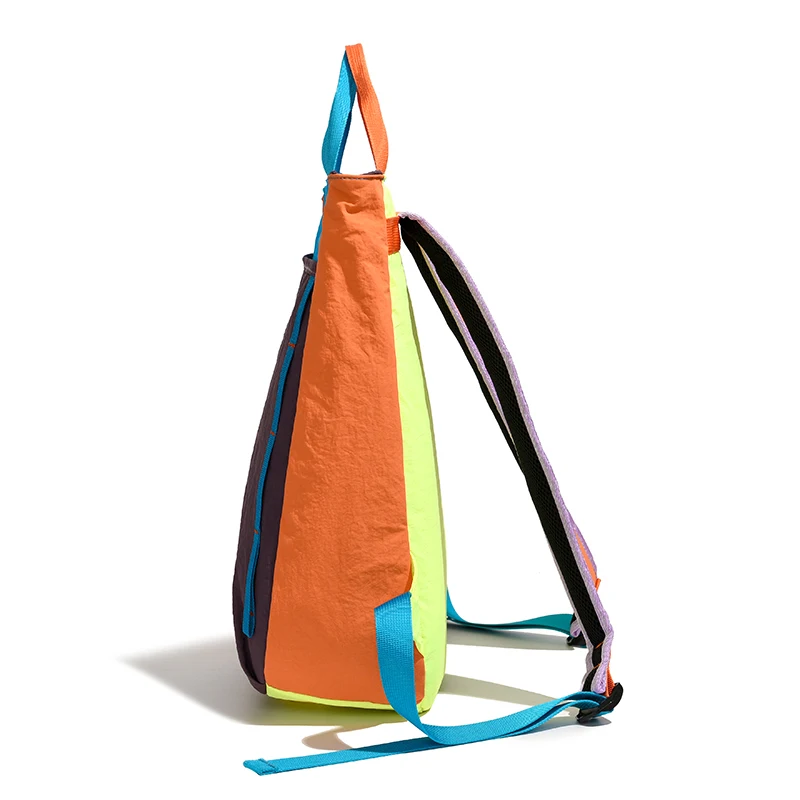 حقيبة ظهر نسائية عصرية مصنوعة من نسيج النايلون المقاوم للماء وخفيفة الوزن وتصميم كتلة الألوان لحقيبة السفر على الطراز الشخصي