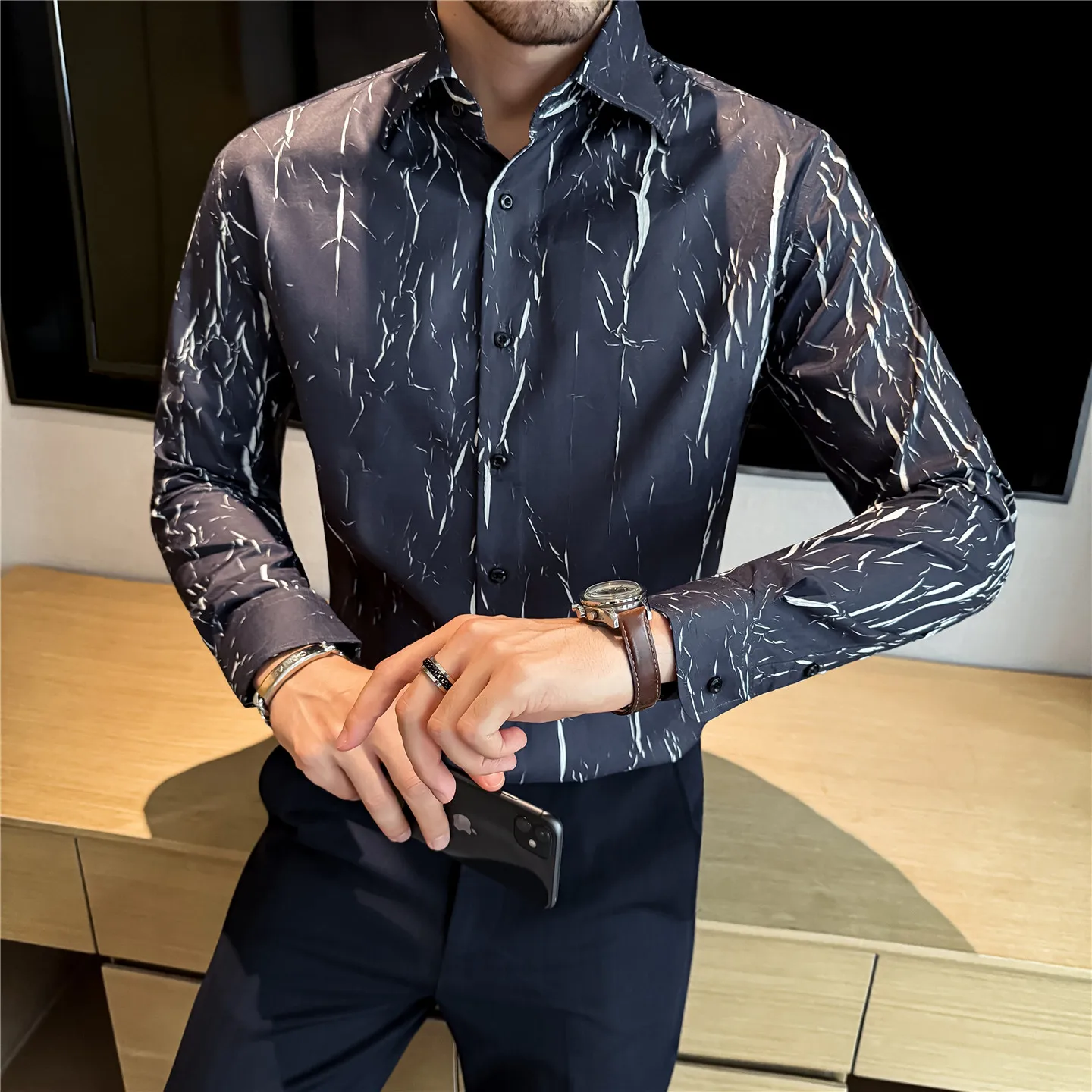 

Burst Pattern Pleated Fabric Floral Shirt Men Top Quality Korean Luxury Clothing Long Sleeve Men's Social Shirts Slim Fit Tuxedo