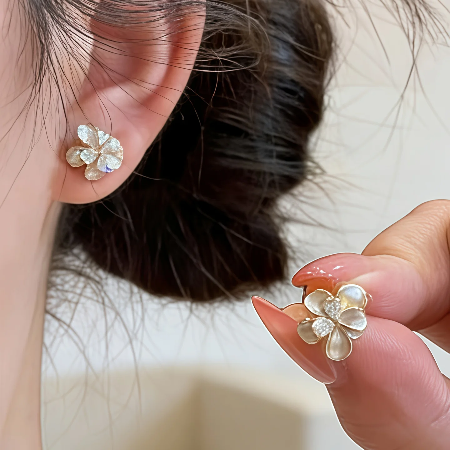 Mini White Enamel Zircon Flower Stud Earrings for Women New 2026 Design Fresh Style Commute Versatile Fashion Jewelry Accessory