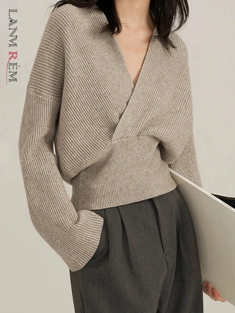

[LANMREM] Irregular Knitting Pullover Sweater For Women V Neck Long Sleeve Gathered Waist Fit Top 2024 Autumn New CP3254