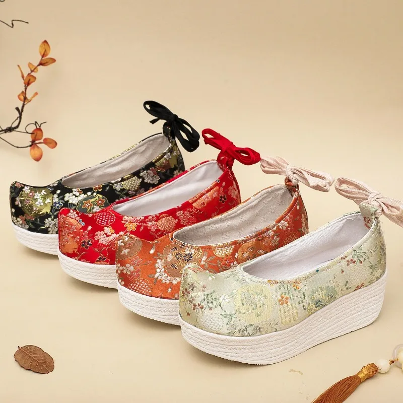 5cm Flower Upturned Toe Hanfu Shoes Women Performance Shooting National Style Ancient Elegant Stage Embroidered Cloth Shoes
