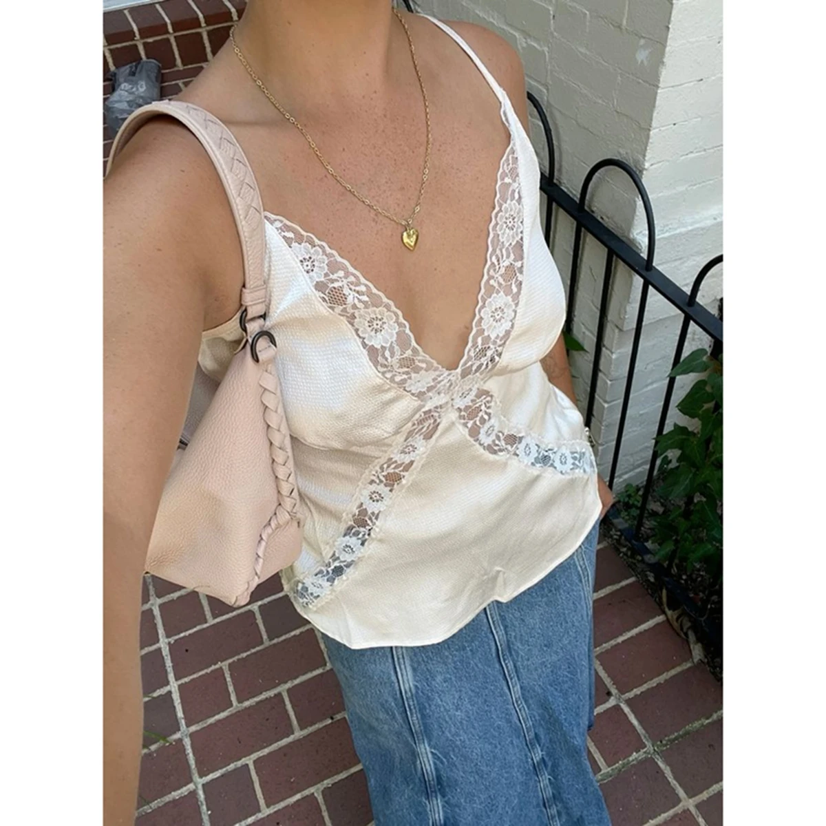Kamizelka damska Combhasaki z koronkowym wykończeniem, satynowa, na ramiączkach spaghetti, z dekoltem w serek, z siateczki i koronki, top typu camisole w stylu Y2K, zwiewny, idealny na wyjście i do noszenia warstwowo.