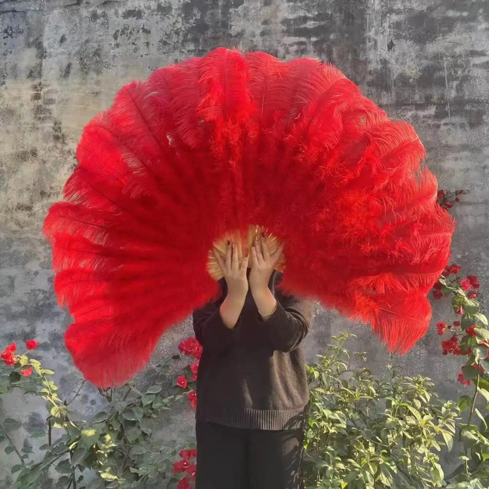 13 Bones Red Ostrich Feather Fan 70CM 100CM Large Feather Folding Hand Fan for Carnival Christmas Party Dance Show Decoration