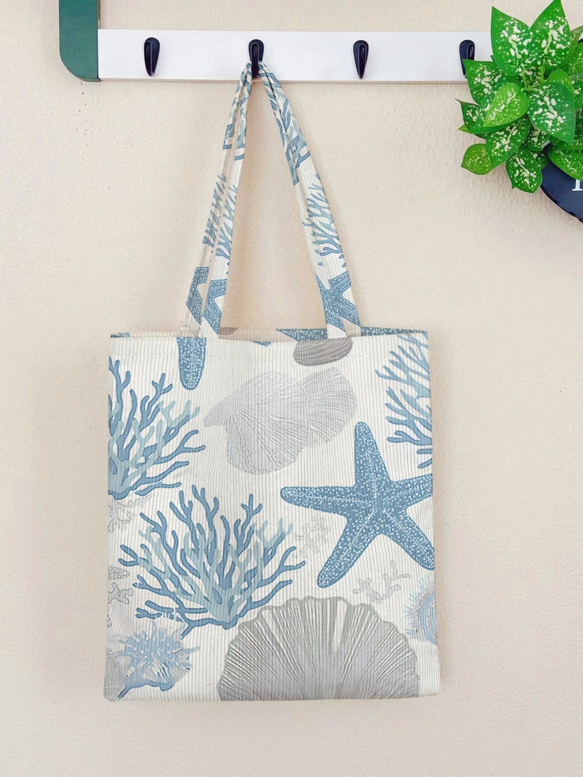 

Сумка-тоут из вельвета с принтом в морском стиле, подходит для поездок на пляж и повседневных прогулок, удобна для переноски полотенец и солнцезащитного крема.