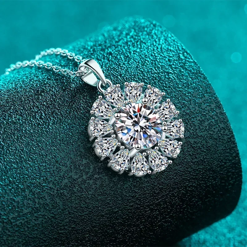 Women's Morning Sunflower 2ct Moissanite Pendant Necklace Shiny Platinum Pt950 Style Ins Diamond Clavicle Chain Fine Jewelry