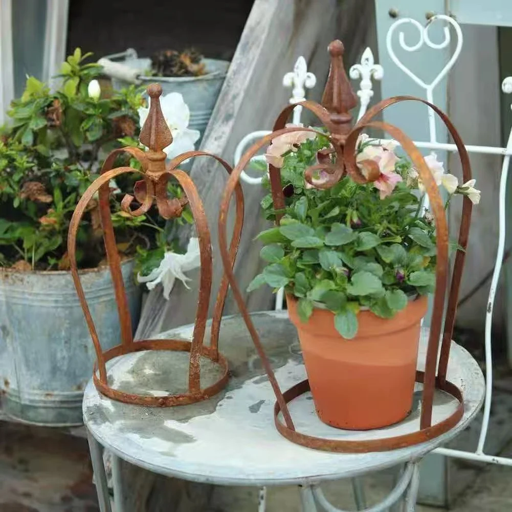 Iron Rust Finish Flower Bucket Stand Crown Design Garden Decor For Outdoor Patio Lawn Metal Plant Holder Vintage Yard Decoration