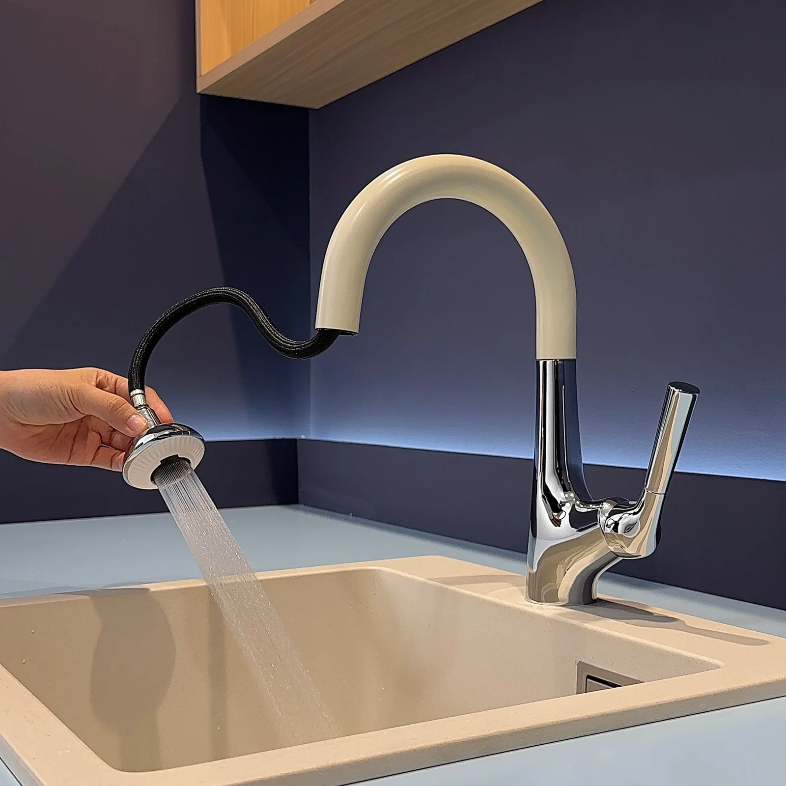 Chrome Pull Out Bathroom Basin Faucet Height Adjustable Rotatable Swivel Spout Vanity Mixer Tap for Bathroom Sink