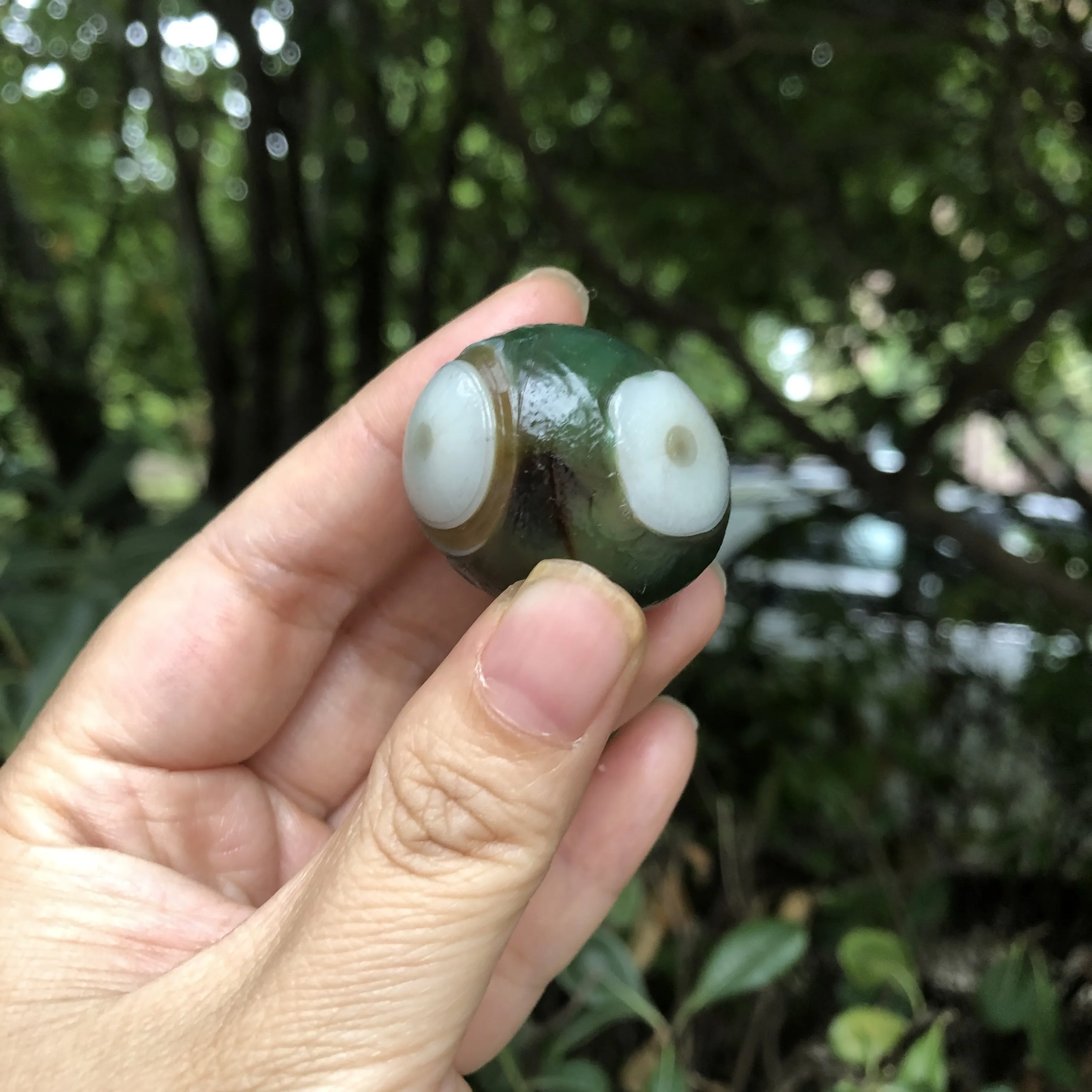 

​Weight/Size:31.5G/31.5*28.8*23.1Mm Natural Outer Mongolian Eye Stone Flower Eye Agate Relief Shallow Surface Green Gems