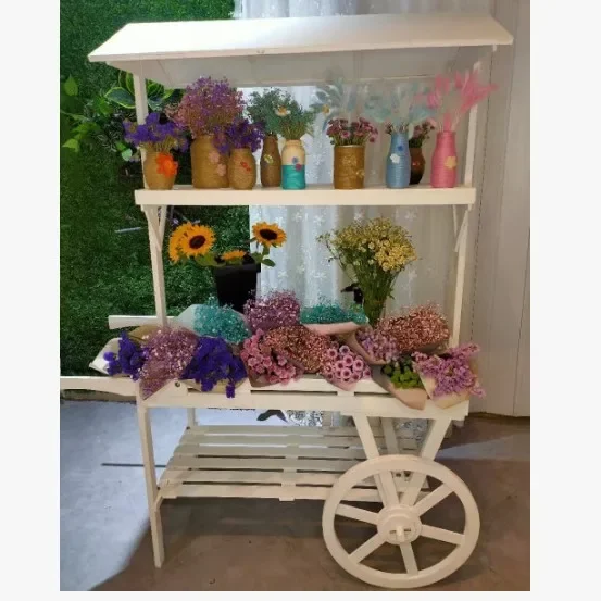 Place a stall for sale, float, trolley, flower room window shelf display, flower stand, old flower ornament