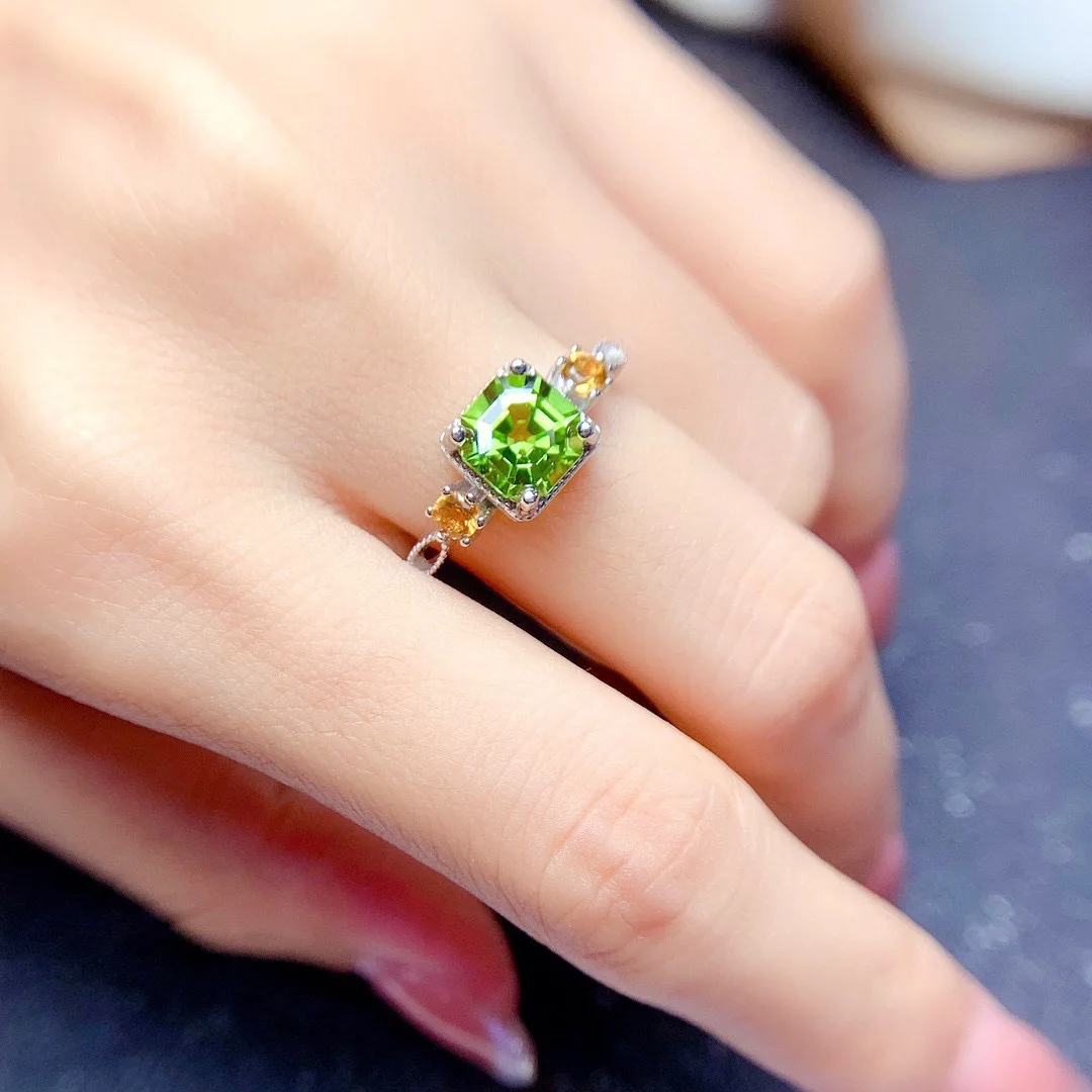 Cross-border new simple Internet celebrity same ring 2 carats princess square diamond olive green zir*****pen ring wholesale
