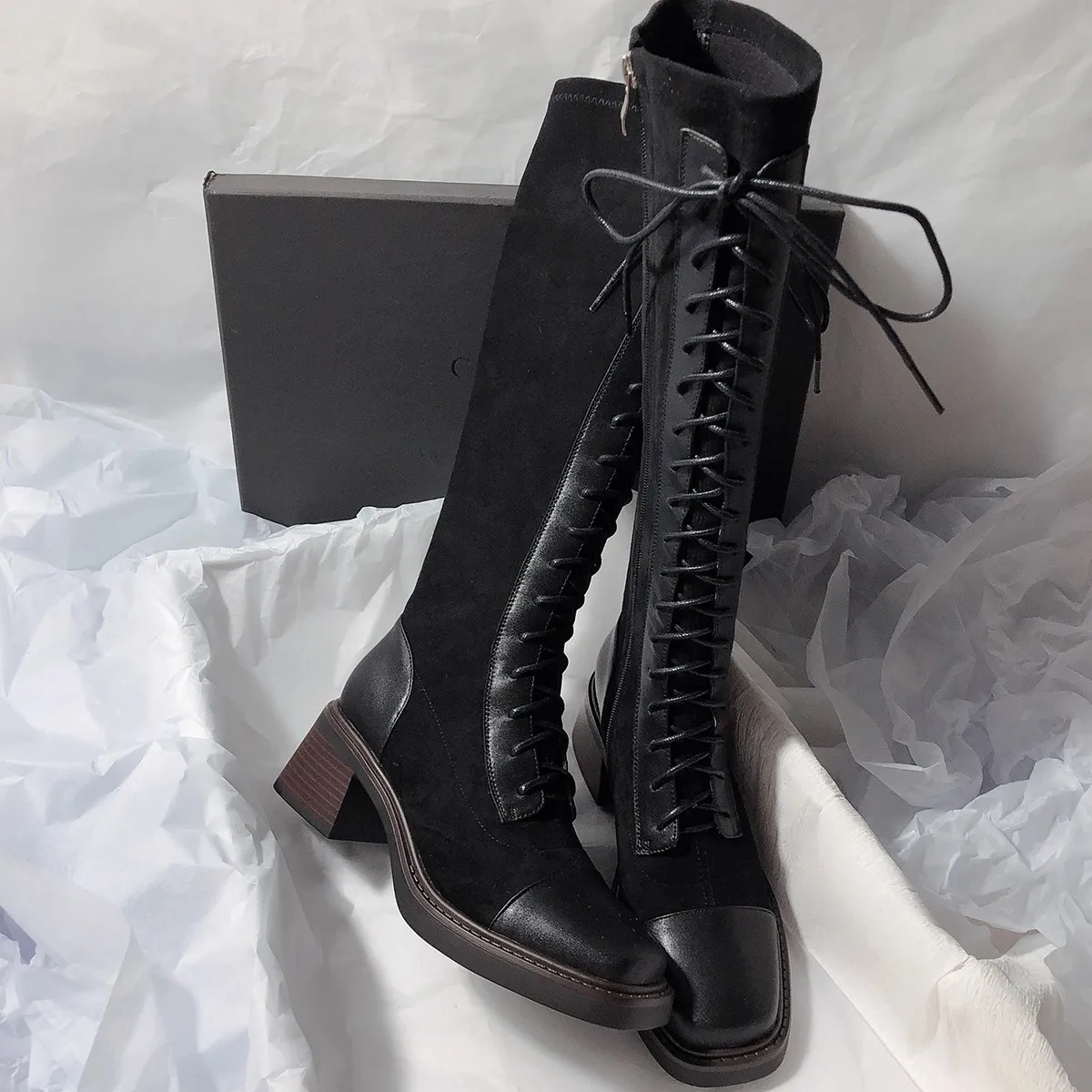 

New lace-up high tube but knee boots square head thick heel thin side zipper splicing leg boots