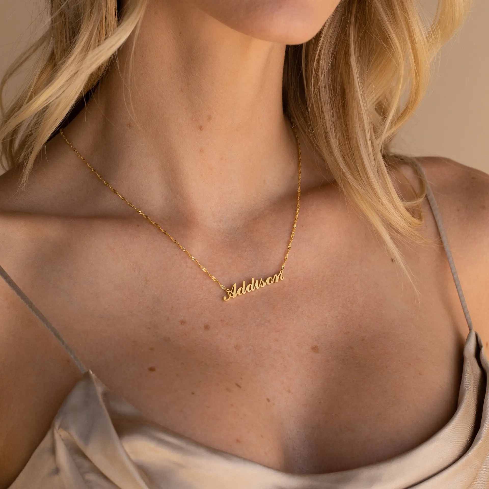 Luxury Personalized Stainless Steel Name Necklace For Women Dainty Script Pendant Collarbone Chain Gold Rose Gold Birthday Gift