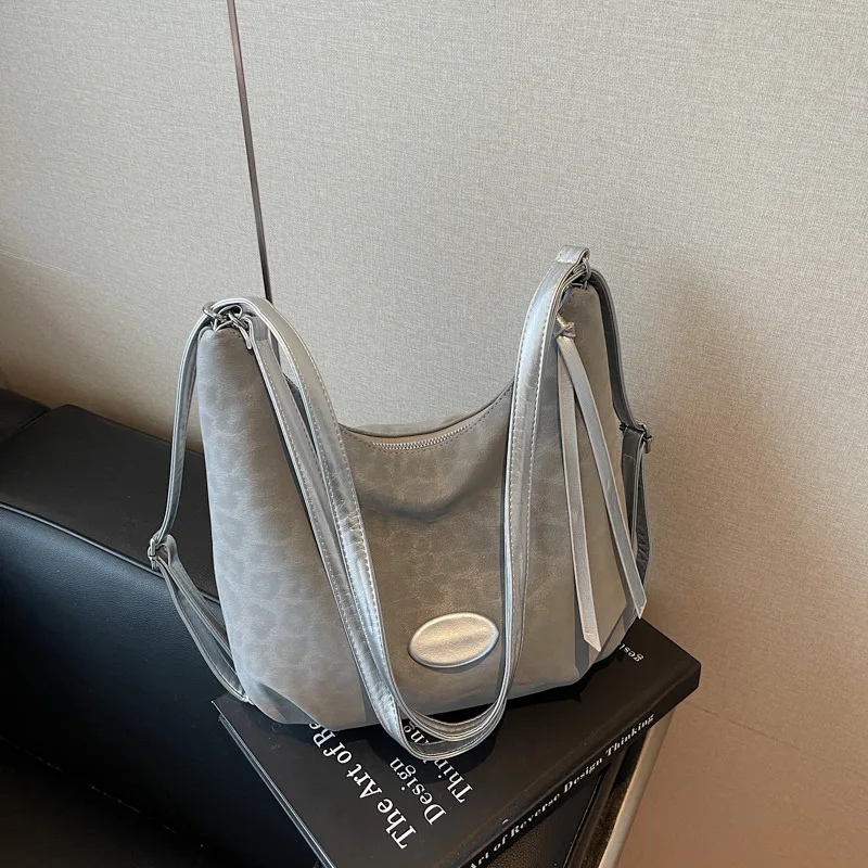 

2025 Spacious Commuter Shoulder Bag, Casual Crossbody Purse for Women, Fashion Day to Night Tote, Minimalist Sling Bag