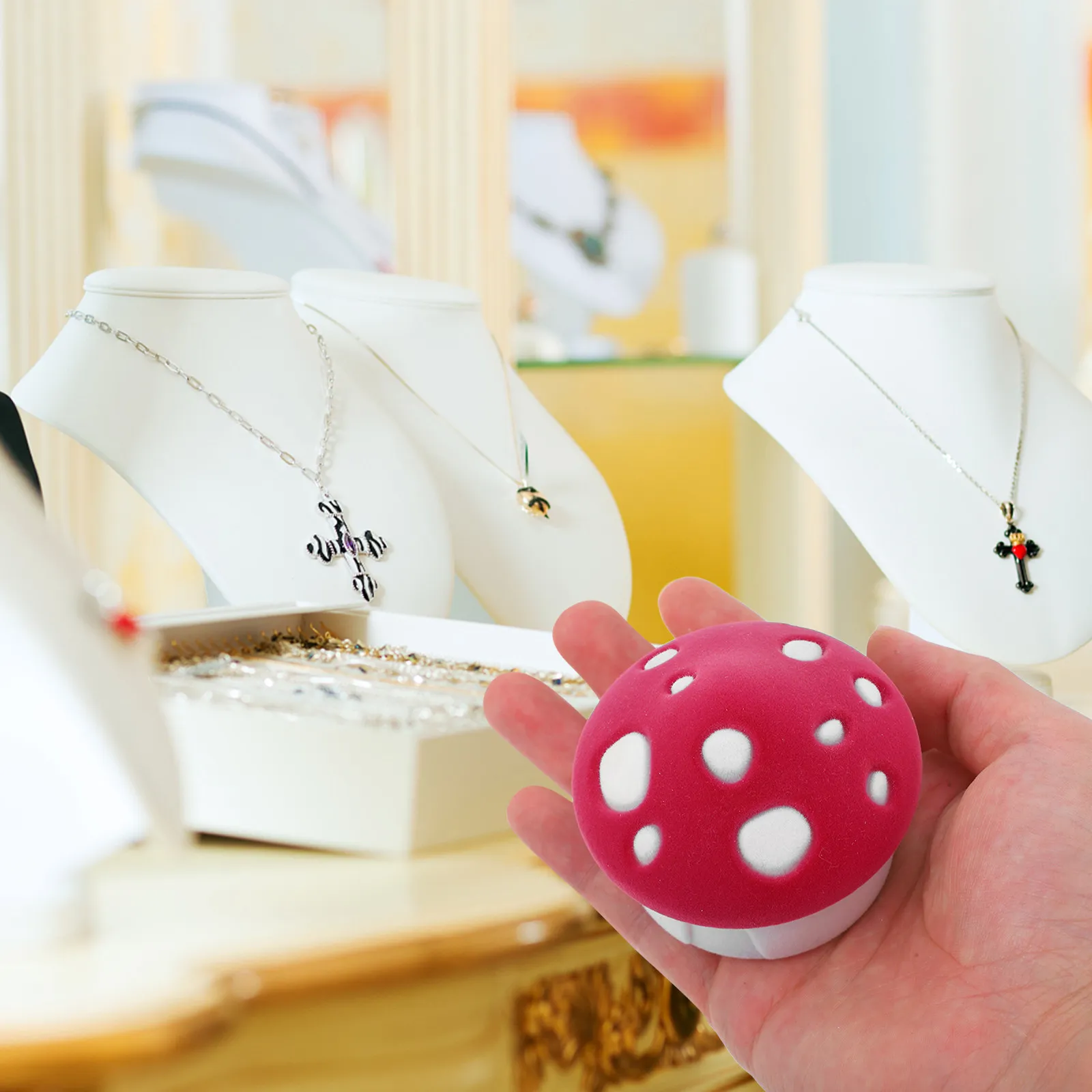 Compact Jewelry Organizer Case Mushroom Style Ring Storage Box Soft Padded Interior Necklace Display Case Small Gift Packaging