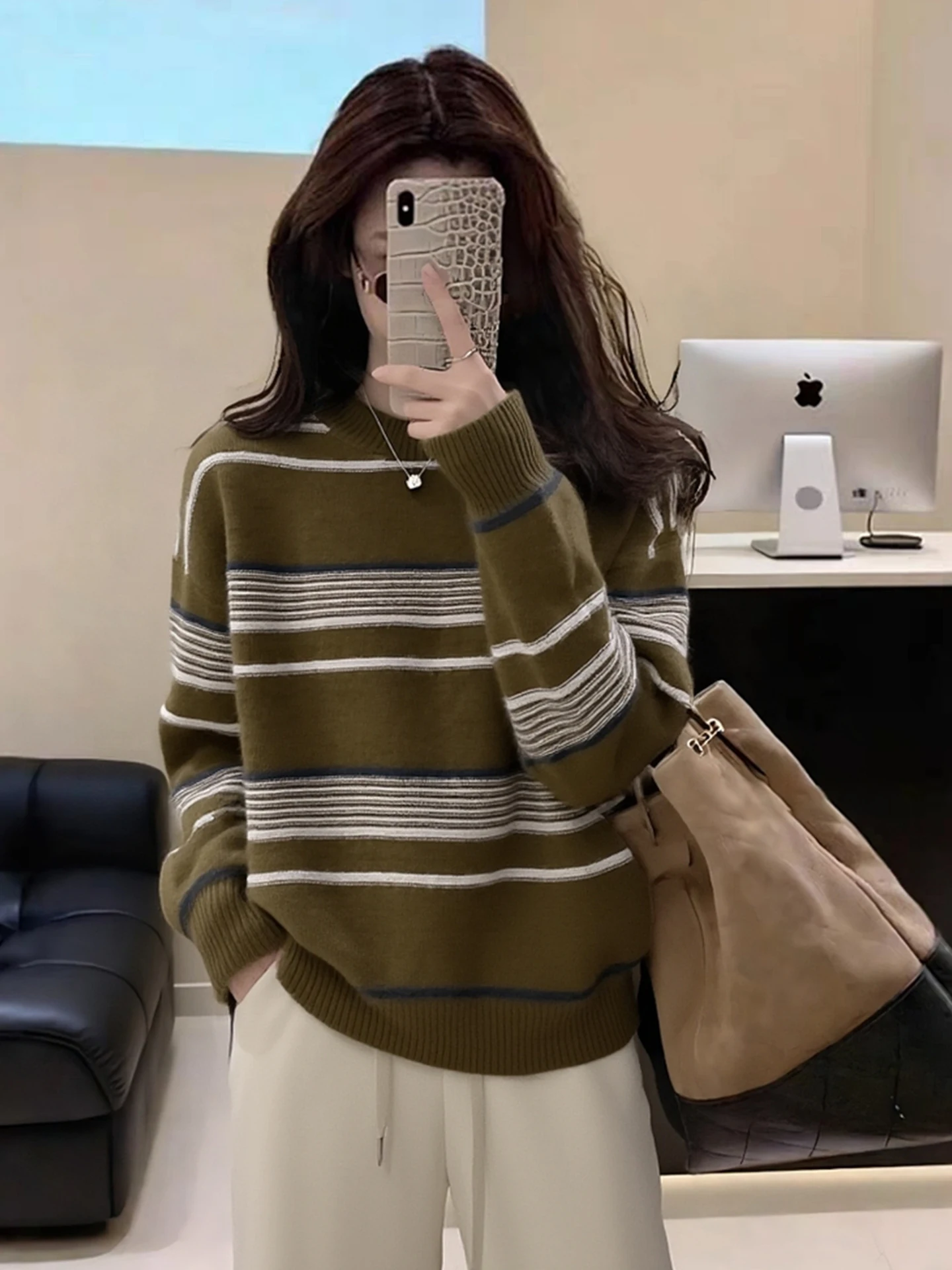

Retro Striped Color Blo round Ne Knitwear Long Sve Loose Fit Faionable Agel Women's Top Korean Sle Commute Wind
