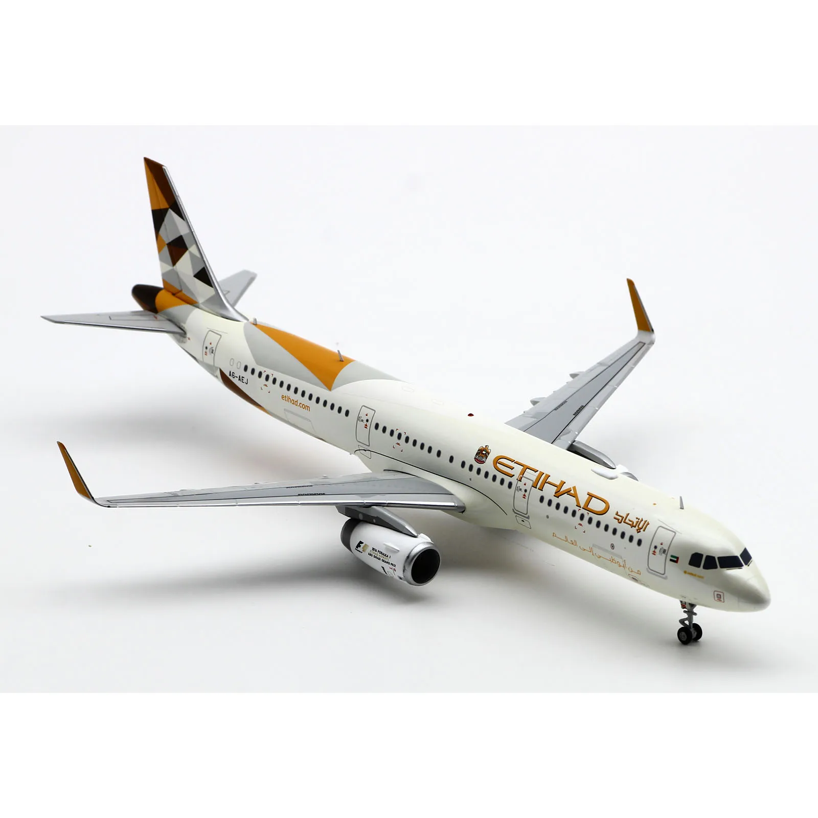 LH2402 Alloy Collectible Plane Gift JC Wings 1:200 Etihad Airways Airbus A321 Diecast Aircraft JET Model A6-AEJ With Stand