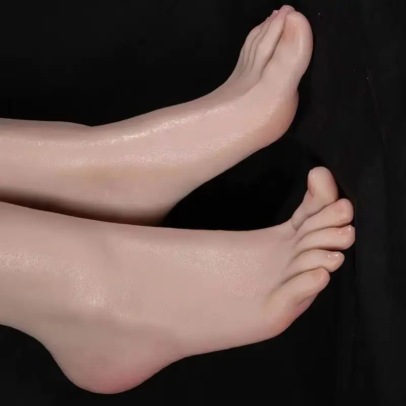 

Silicone Foot Model Female Fake Nail Practice Lifelike Mannequin Feet Fetish Footjob Shooting Shoes Jewelry Display ZH3715