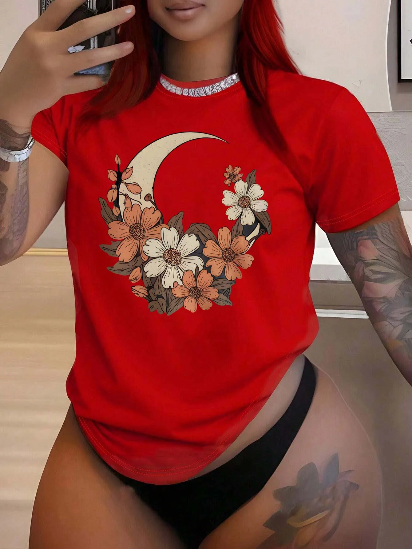 

Plus Size Fashion Forward Floral Moon Art Motif Graceful Women's T Shirt