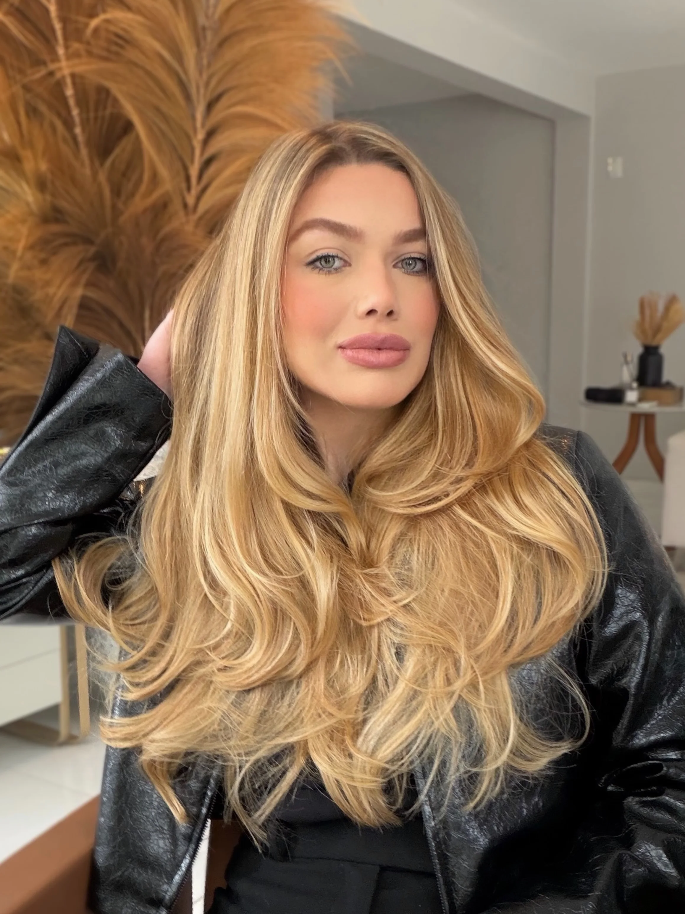Golden Blonde Synthetic Wig with 13x4 HD Invisible Lace Frontal Middle Part Loose Deep Wave And Shadow Roots for Daily Use