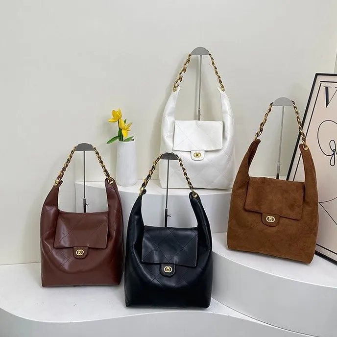 

2025 Spacious Tote Bag, Luxe Underarm Purse for Women, Chain Strap Shoulder Crossbody, Minimalist Day to Night Bag, Textured