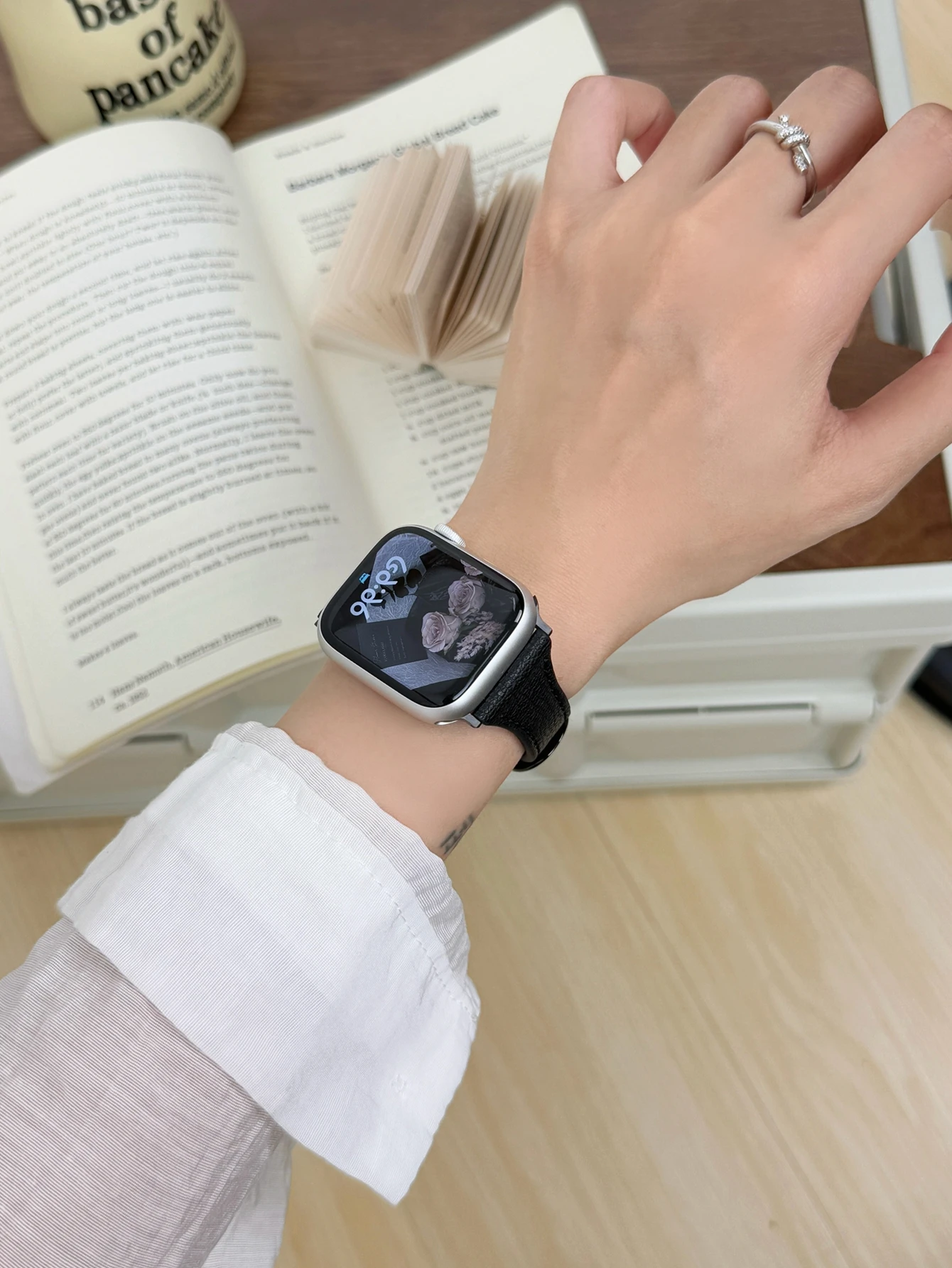 Fashion Leather loop Correa For Apple Watch band Series Ultra 11/10/9/8/7/6/5/ 38mm 40mm 41mm 42mm 44mm 45mm 46mm 49mm Strap