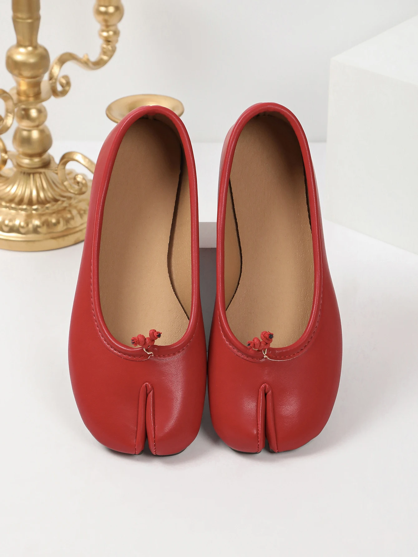 Brandneue Damen-Slipper mit geteiltem Zehenbereich, Tabi-Flats, aus weichem Leder, zum einfachen Anziehen, Ballerinas, bequem, für den Alltag, lässig, Loafer, Übergröße 43 – Detail 32