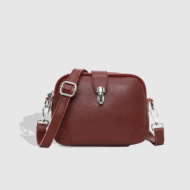 

Trendy And Simple Women Crossbody Bag In Soft Leather For Casual Everyday Use And Errands