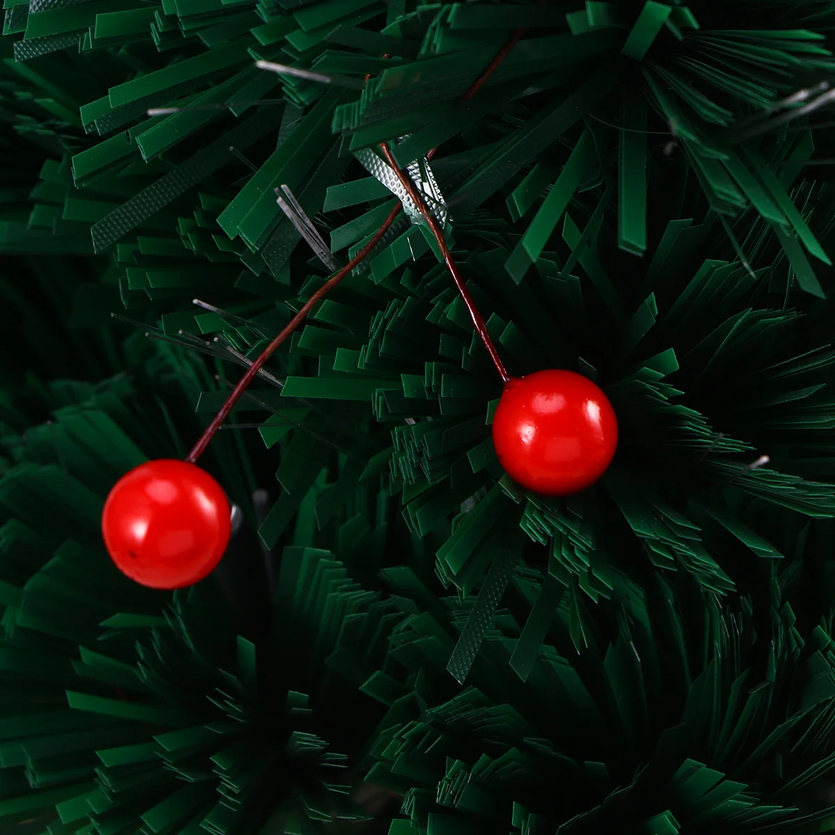 

400Pcs Artificial Red Holly Berries for Christmas Decorations Wreaths and Holiday Events Artificial Berries Red Holly Berry