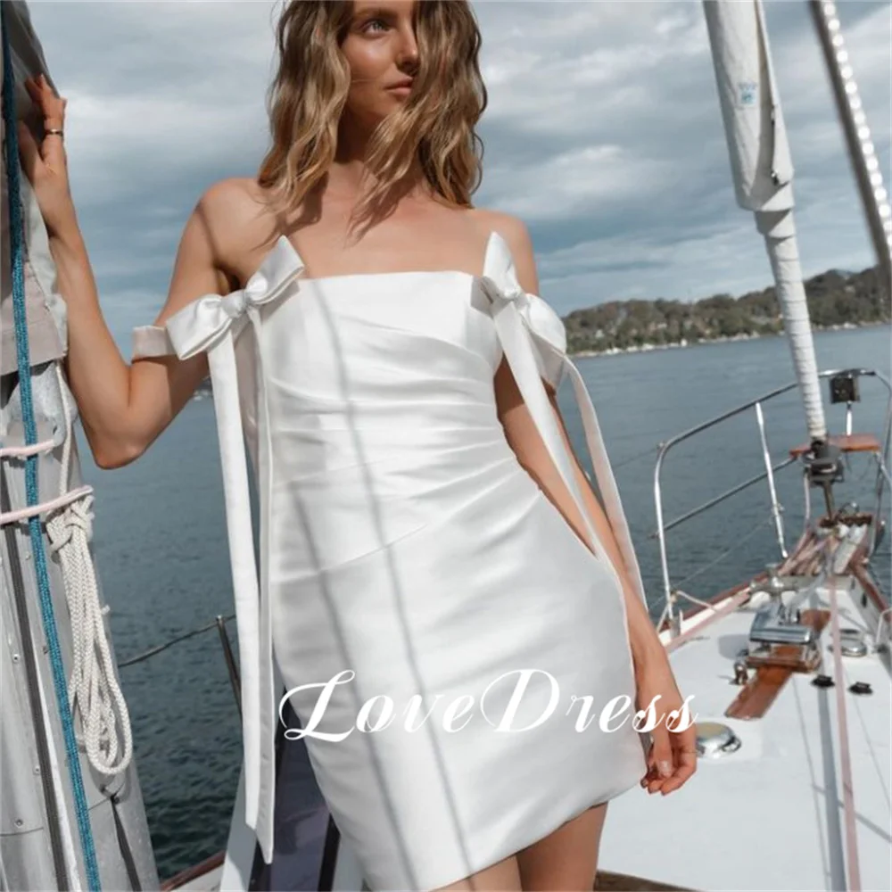 

Love Beach Short Strapless With Bow Stain Sheath Wedding Dresses Simple Pleating Above Knee Lace Up Open Back Mini Bridal Gowns