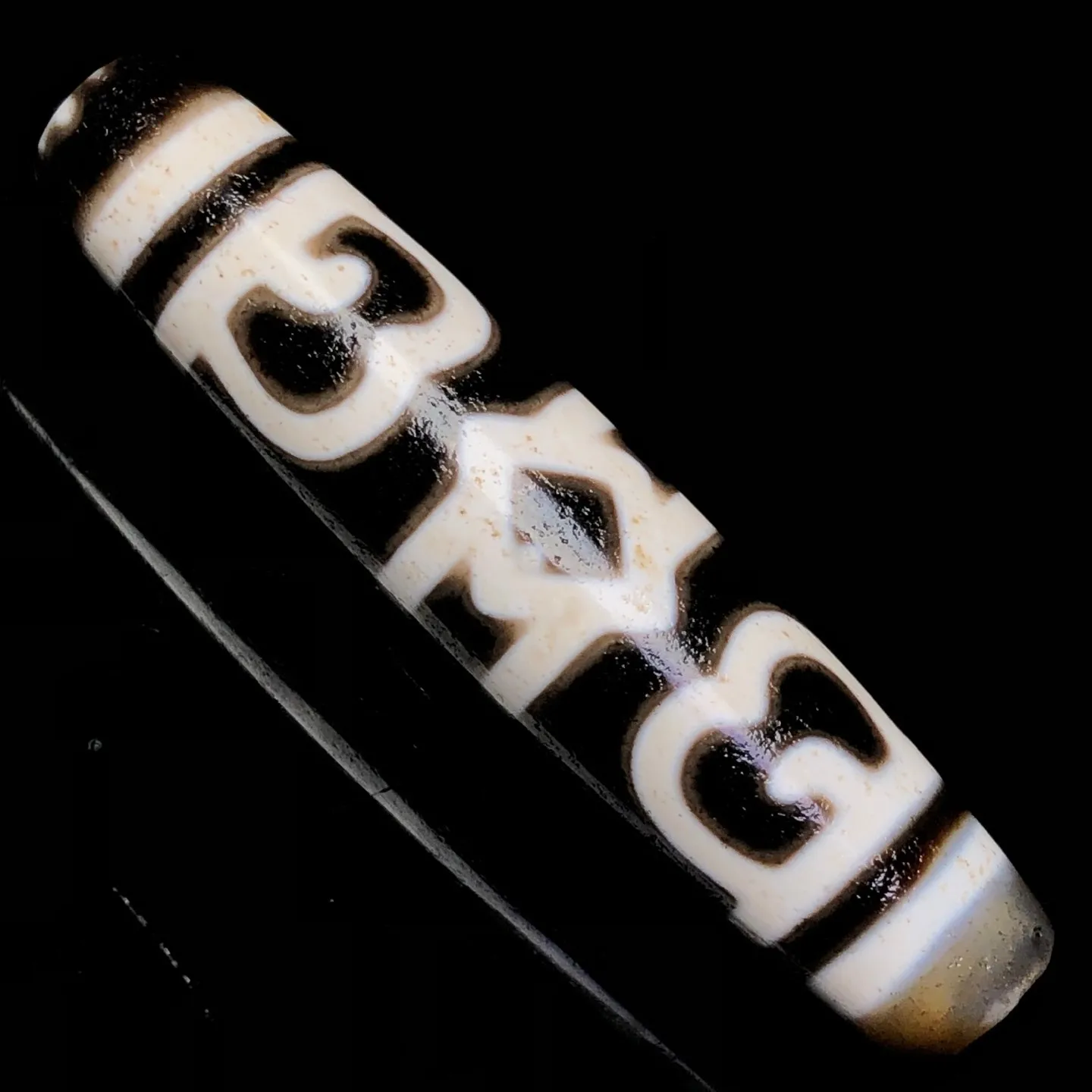 Rare Tibetan Buddhism Agate Lotus Mage Hat Totem Dzi Bead Necklace Pendant G3681