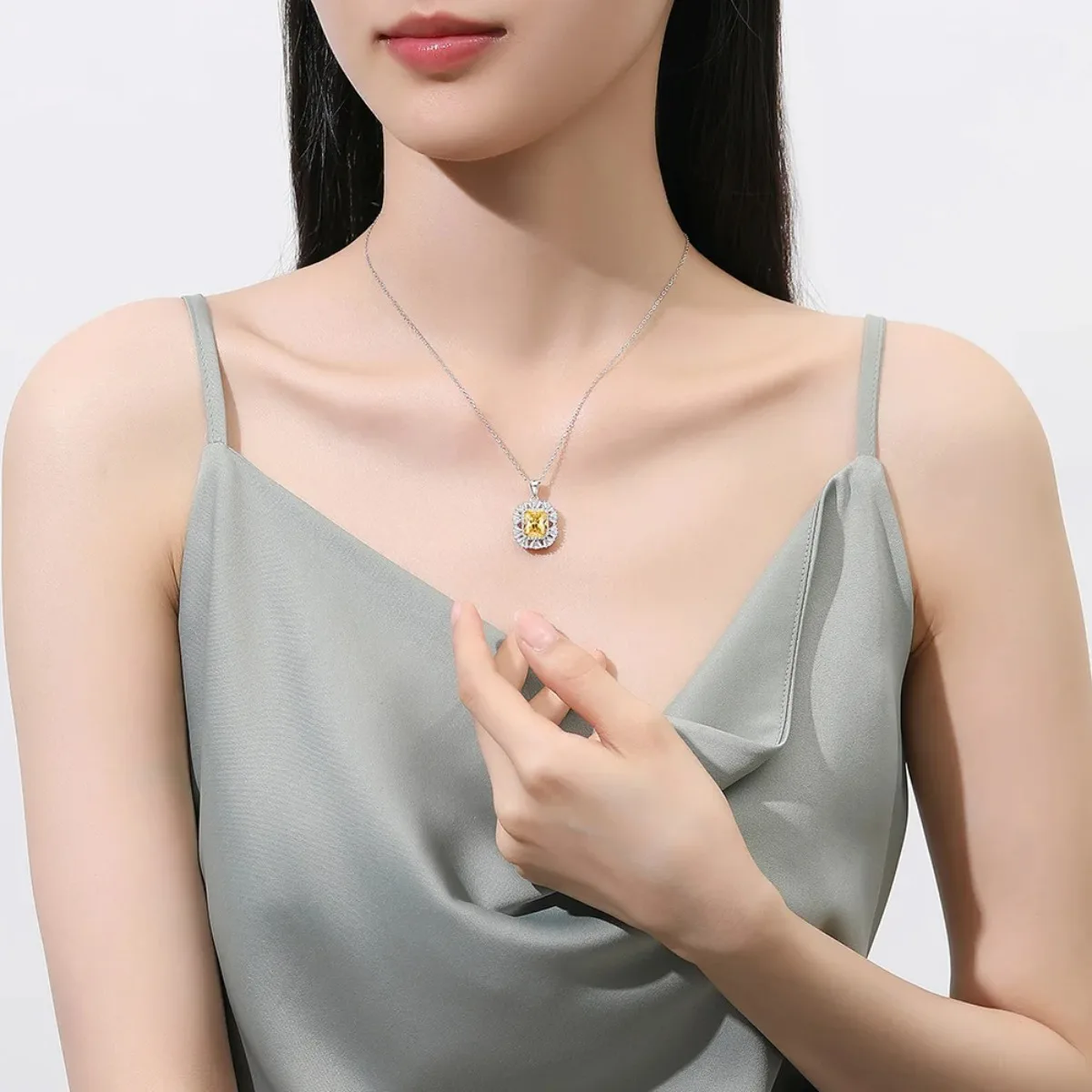 MUSHAN Luxury Jewelry S925 Sterling Silver Yellow Diamond Sugar Cube Jewelry Pendant Necklace Female Ice Flower Cut High Carbon