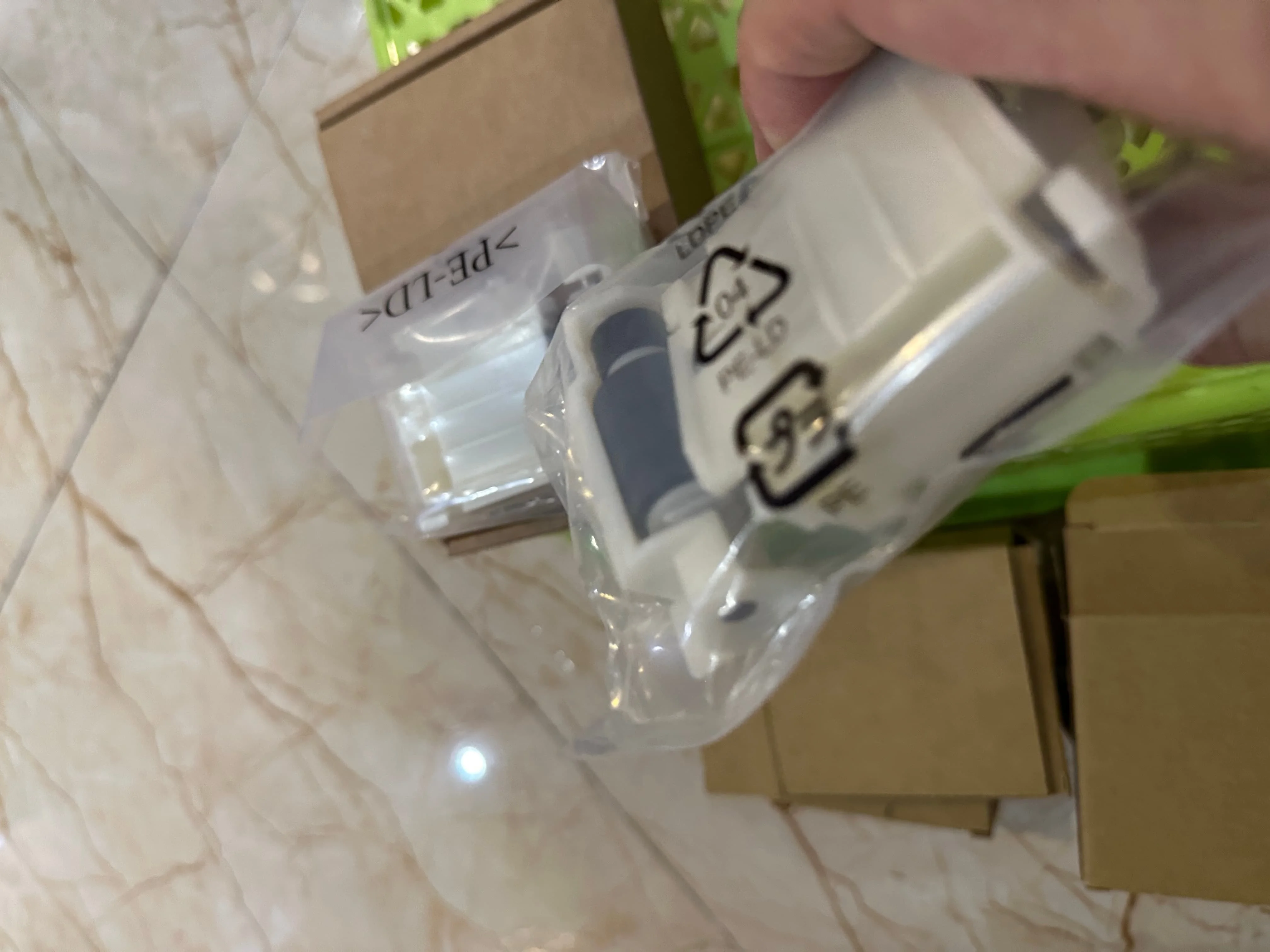 

1sets Pickup Roller Kit for EPSON WF C529R C579R C5210 C5290 C5299 C5710 C5790 M5298 M5299 M5799 ET-8700