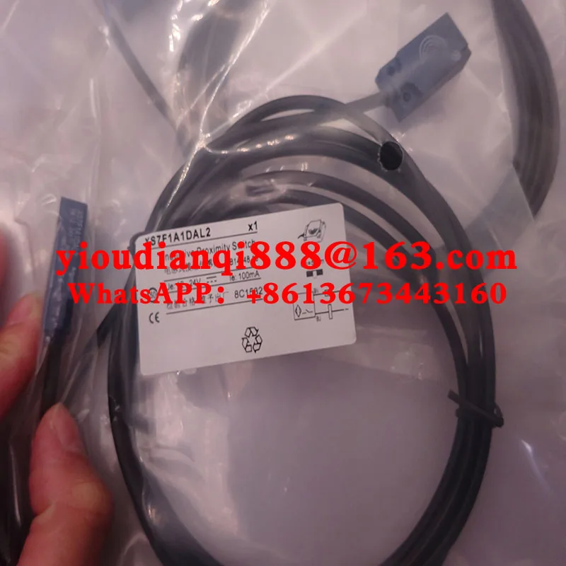 

New proximity switch sensor XS7F1A1PAL01M8C