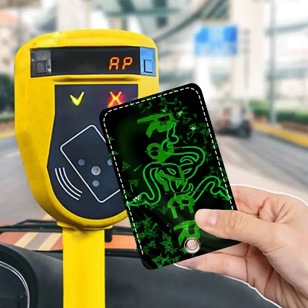 Razer Logo Game Snake Cartoon 1 قطعة INS Creative Cartoon Student Campus حامل بطاقة لبطاقة الوجبات، بطاقة الحافلة، بطاقة العمل، إلخ