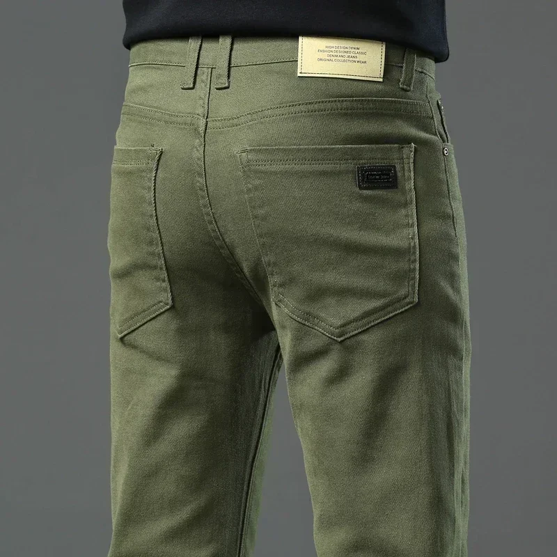 Herfst Nieuwe Slanke Stretch Jeans Voor Heren Modieuze En Veelzijdige Denim Broek Van Zachte Stof Leger Groene Koffie Herenbroeken