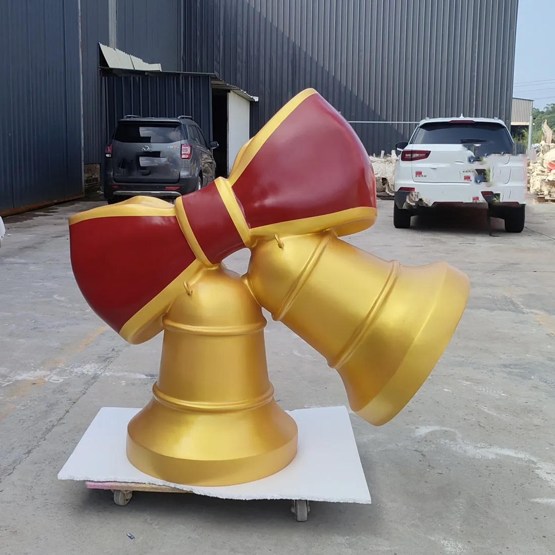 Christmas Bells Red Ribbon Gold Ornaments Holiday Decorations Fiberglass Outdoor Christmas Ornaments Display