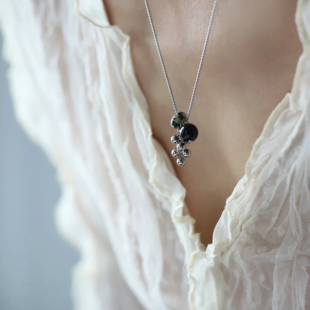 High Quality Stainless Steel Grape Tassel Black Agate Safety Black Pendant Charms Drop Necklace Waterproof Jewelry Recommend