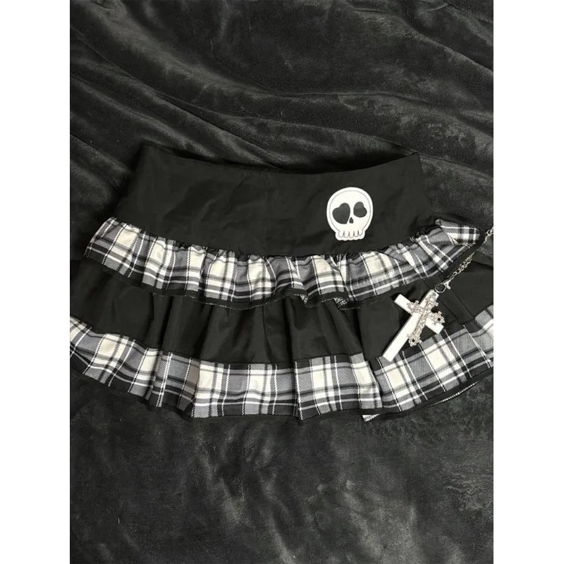 Y2K wasteland style black and white checkered multi-layer lotus leaf edge skull sticker and cross chain high waisted slim skirt