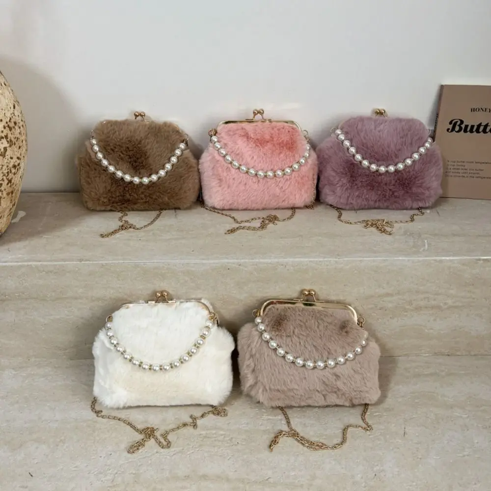 Trendy Pearl Evening Bag Kiss Lock Fluffy Shell Crossbody Bag Cheongsam Accessories Elegant Faux Fur Plush Handbag Wedding