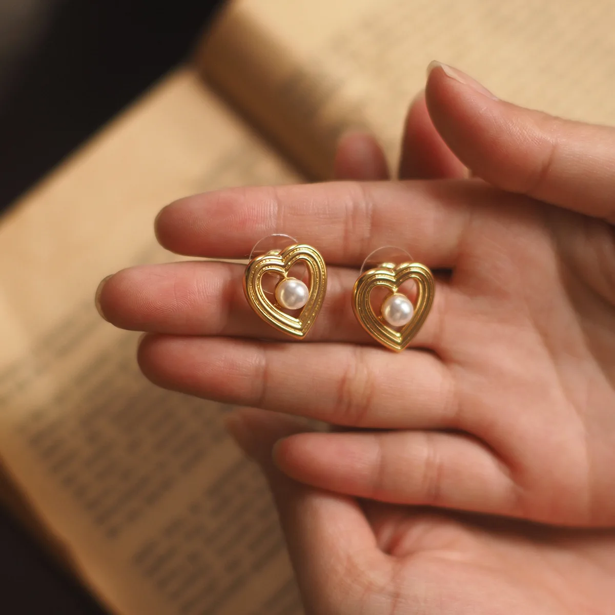 New French European Heart Hollow-Out Pearl Style Medieval Stud Earrings - Vintage Fashion Jewelry