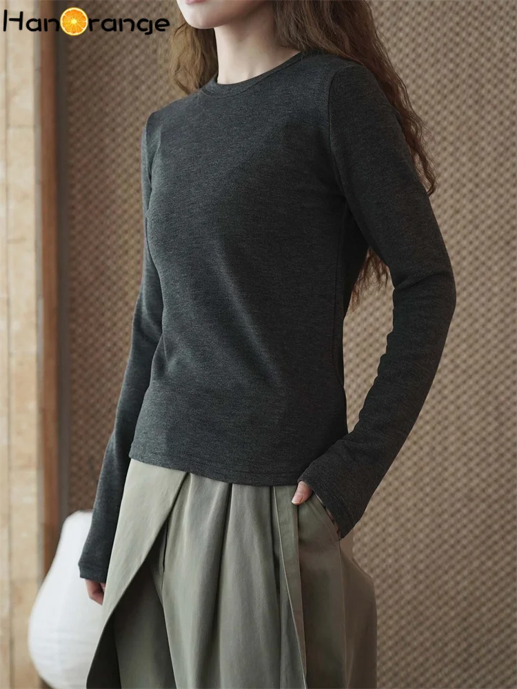 HanOrange 2025 الشتاء بسيط كسول س الرقبة البحرية رداء علوي من الصوف المرأة مريحة الدافئة سليم الأعلى أسود/أبيض حليبي