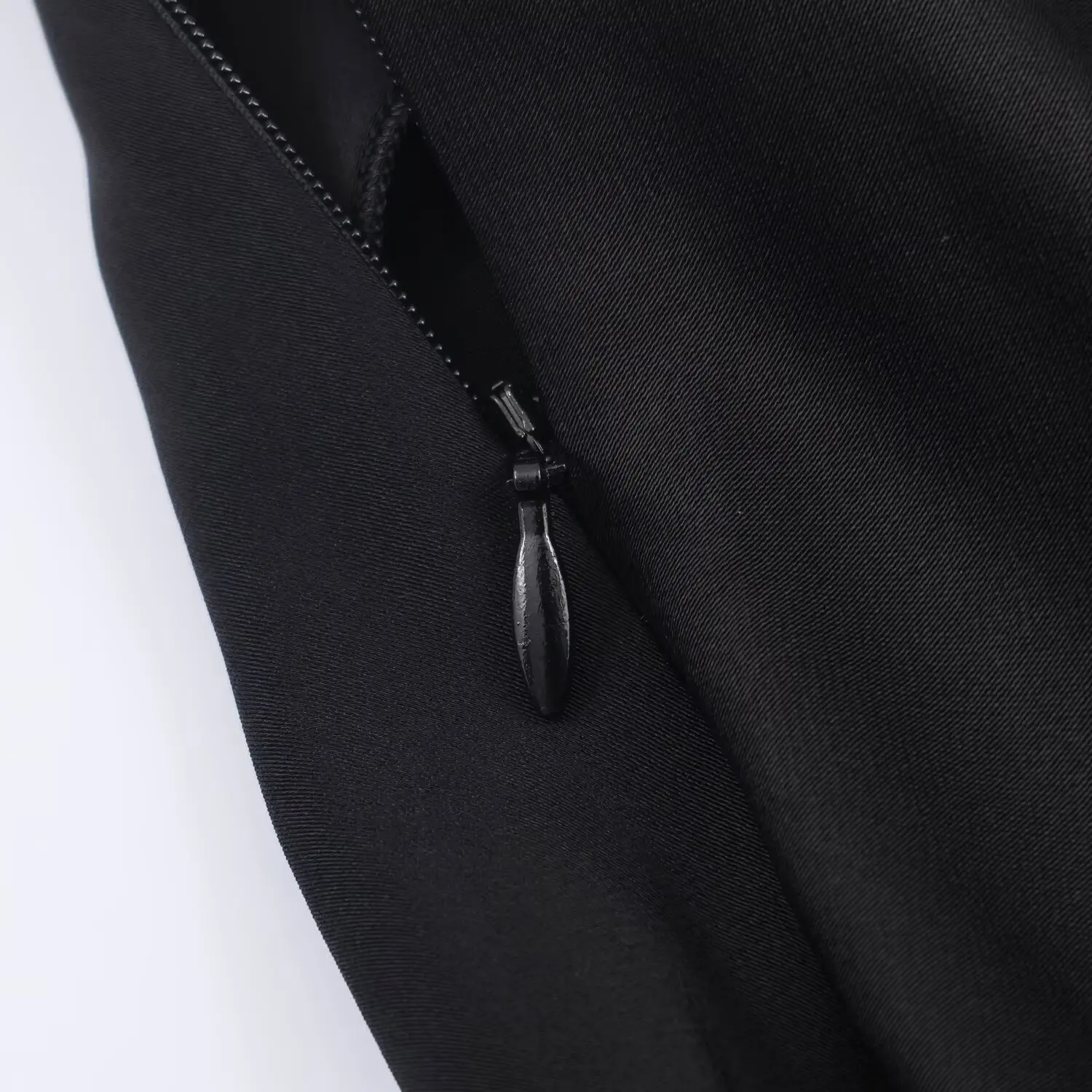 ملابس علوية نسائية مثيرة للحفلات الليلية باللون الأسود من KONDALA موضة 2025 ملابس علوية فاخرة للنوادي النسائية الحديثة لعيد الحب #5