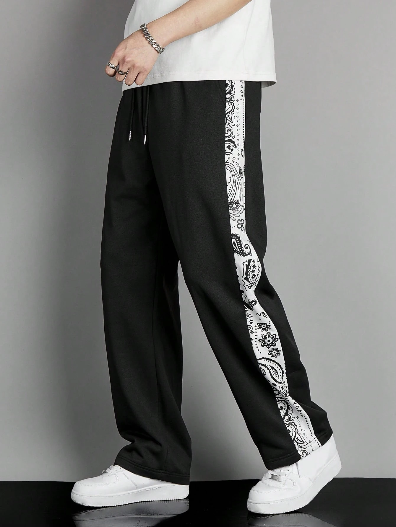 Men's Straight Sweatpants with Side Paisley Splicing, Double Drawstring Elastic Waist, Loose Draping Fit, Side Seam Pockets, Streetwear Wide Leg Trousers for Autumn Winter Daily Casual Wear